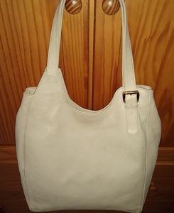 Eva Zina soft leather oversized shoulder bag.